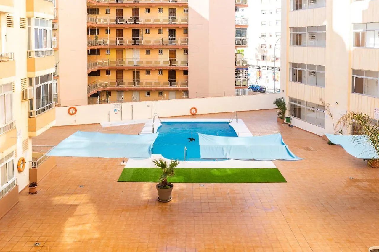 Lxr Renovated & Pool 1Hab. contacts